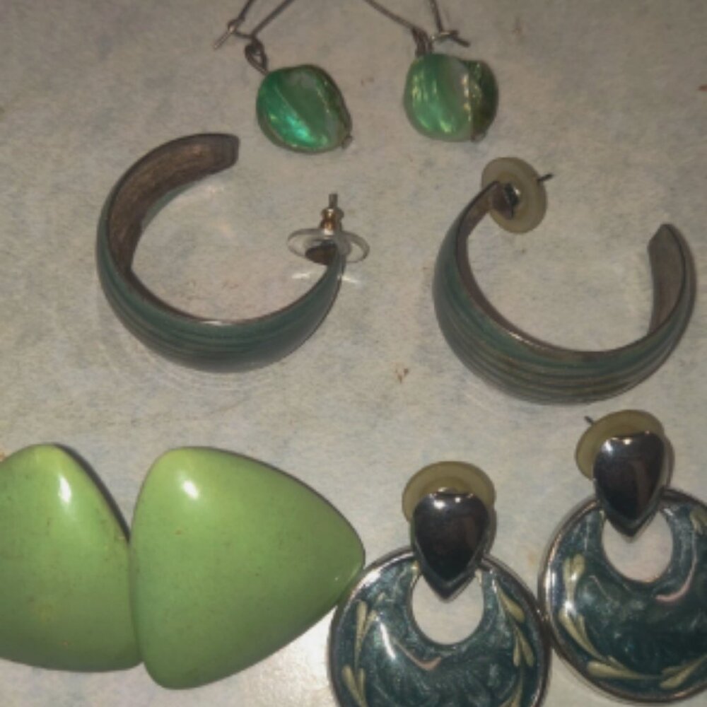 Women's Earrings Retro Green! 80's Fashionable Earrings 4-Pairs!